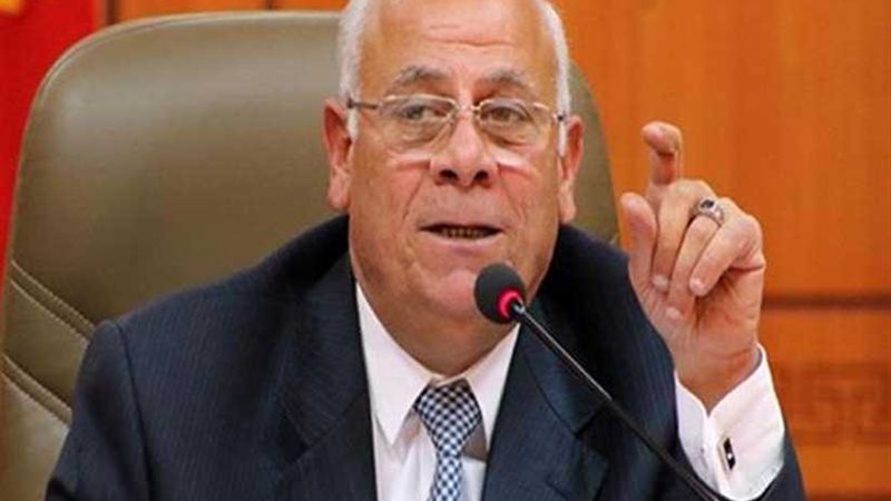 محافظ بورسعيد يبحث