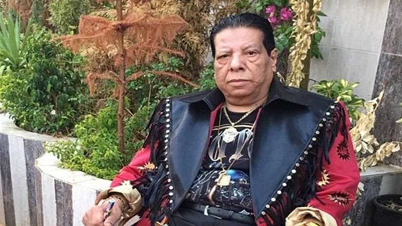 على كرسي متحرك..