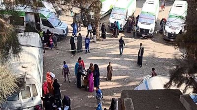 صحة المنيا: قافلة طبية توقع الكشف الطبي على 1697 حالة بدير مواس