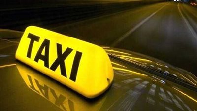 سائق تاكسي يسلم 