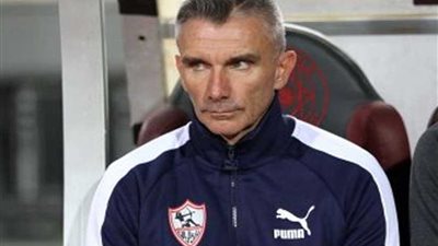 كارتيرون يجتمع باللاعبين قبل انطلاق المران