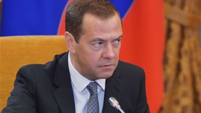 مدفيديف: فصل روسيا عن النظام الدولي للتعاملات المالية 