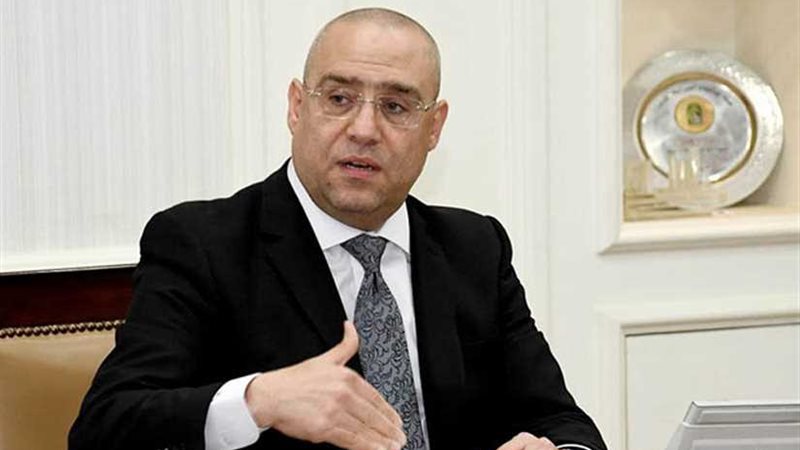 وزير الإسكان يبحث