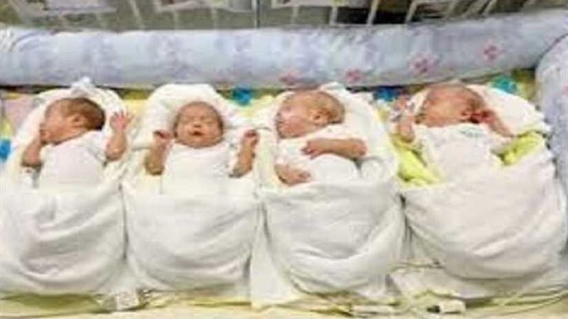 سيدة روسية تضع 4