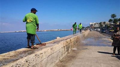 تعرف على شائعة إقامة سور خرساني على طول شاطئ كورنيش الإسكندرية