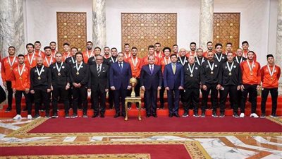 عاجل.. الرئيس يمنح وسام الرياضة للأبطال الرياضيين ويوجه بتوفير الإمكانات اللازمة لهم 