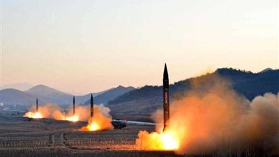 كوريا الشمالية تجري تجربة 