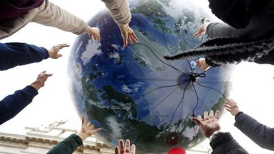 تزامنا مع قمة الأمم المتحدة للمناخ.. عصيان مدني راقص في مدريد