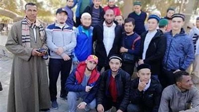سياح من روسيا وكازاخستان يزورون أضرحة الصحابة بالبهنسا