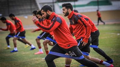 تدريبات تأهيلية لثلاثي الأهلي في التتش