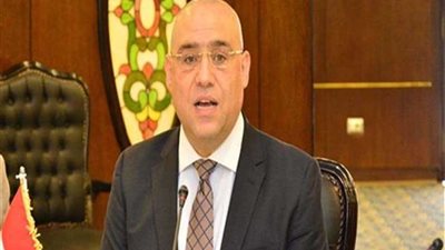 وزير الإسكان يؤكد حرص الدولة على تطبيق فكر صناعة الطرق الخضراء المستدامة