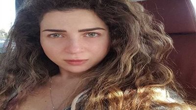 مي عزالدين تعلن رأيها في دينا الشربيني