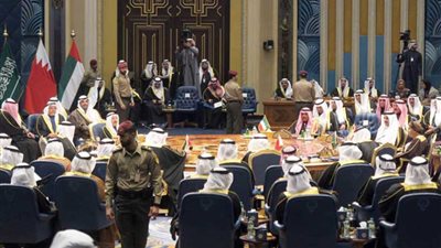 تميم يغيب عن القمة الخليجية