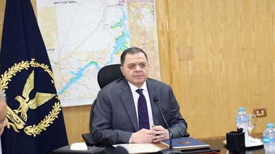 وزير الداخلية خلال اجتماعه بمساعديه في أسوان: رجال الشرطة استطاعوا ترسيخ قدرة المنظومة الأمنية