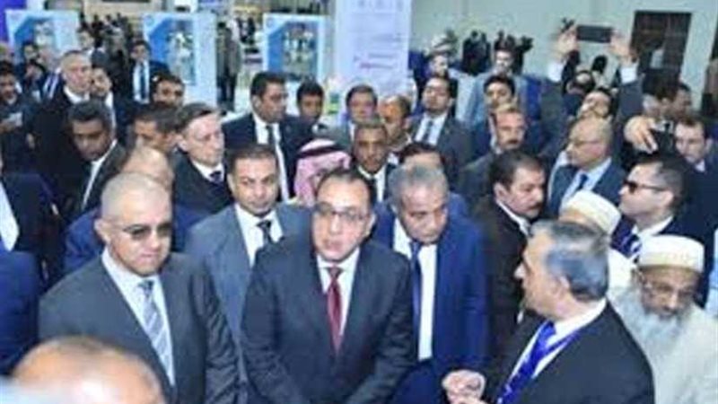 رئيس الوزراء يفتتح
