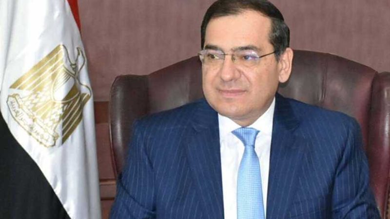 وزير البترول يبحث