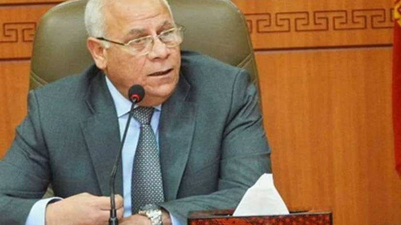 محافظ بورسعيد يبحث