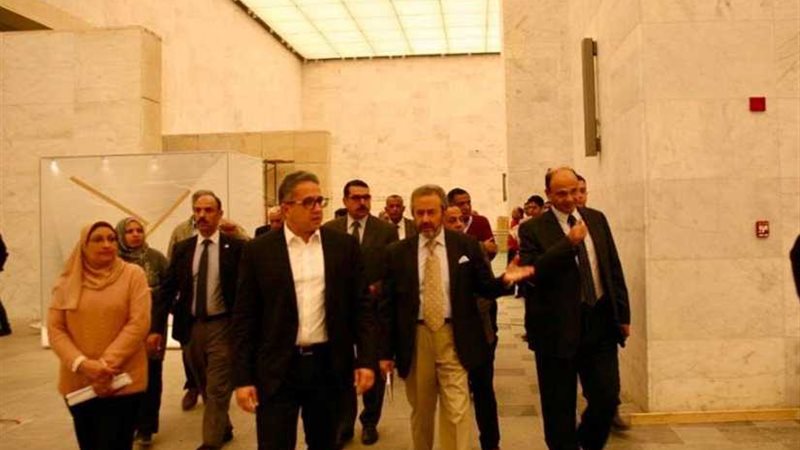 وزير الآثار يتفقد