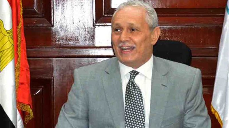 محافظ الأقصر يبحث