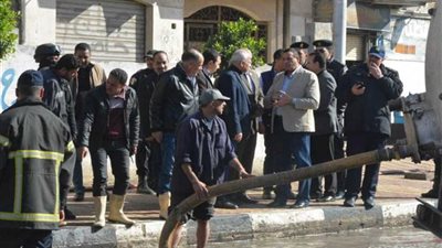 محافظ البحيرة يتفقد أعمال رفع آثار الأمطار الغزيرة التي ضربت مدن المحافظة