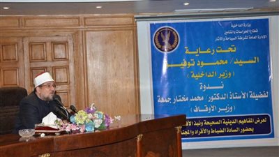 وزير الأوقاف يطالب بالقضاء على مظاهر التسول والباعة الجائلين في المناطق السياحية