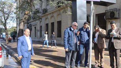 محافظ الجيزة يقود شفط مياه الأمطار من المحاور والطرق والكباري