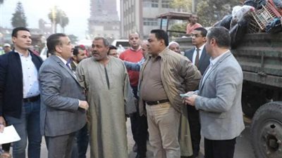 مواطنون لمحافظ المنوفية عقب الإطاحة برئيس الشهداء بسبب القمامة: 