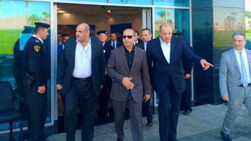 عاجل.. وزير الطيران