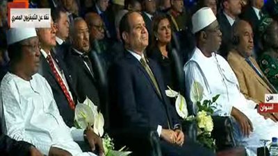الرئيس السيسي يشهد الجلسة الختامية لمنتدى أسوان للسلام والتنمية المستدامة بـ