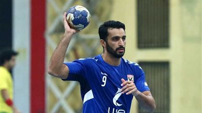 جهاز يد الاهلى يطمئن على إسلام حسن بعد جراحة الكتف