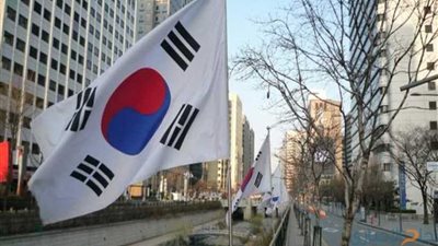 كوريا الجنوبية تدرس تأمين سفنها المارة عبر مضيق هرمز