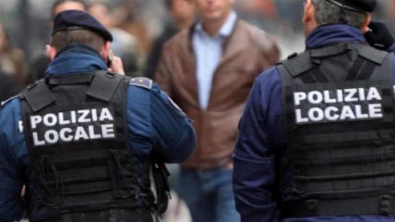 إيطاليا: منع 30 مشجعا