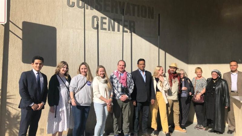 وفدا من كبرى صحف