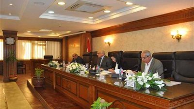 محافظ الجيزة.. رصف شوارع الثلاثيني وعثمان محرم والدكتور ومتفرعاته