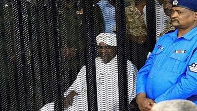 النيابة السودانية: البشير قد يواجه عقوبة الإعدام حال إدانته في قضايا القتل العمد
