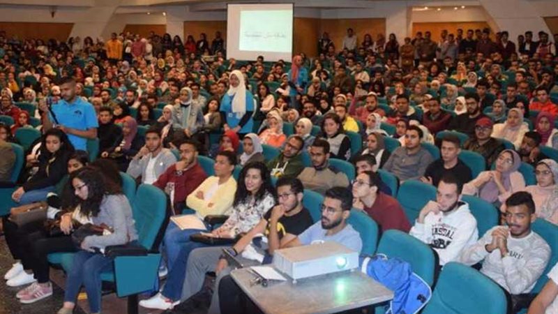 ندوة لتعريف طلاب