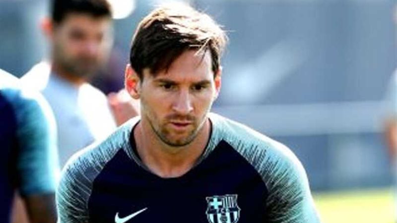 ميسي يقود هجوم برشلونة