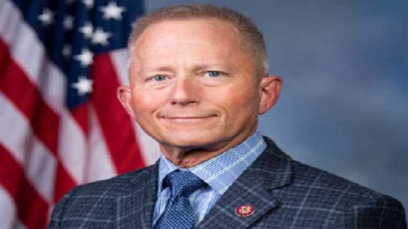 نائب ديمقراطي مُعارض