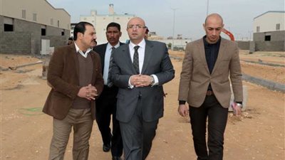 محافظ بني سويف يتفقد مشروع مجمع الصناعات الصغيرة والمتوسطة