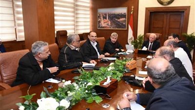 محافظ بورسعيد يتابع أعمال لجنة التراث بالمحافظة