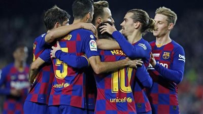 برشلونة يتحدى نابولي في دوري الأبطال