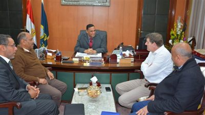 محافظ الدقهلية يبحث تطوير مصانع التدوير 