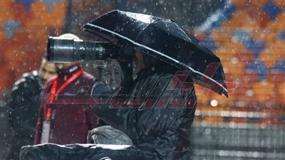 أبطال  تحت المطر.. المهنة مصور  صحفي