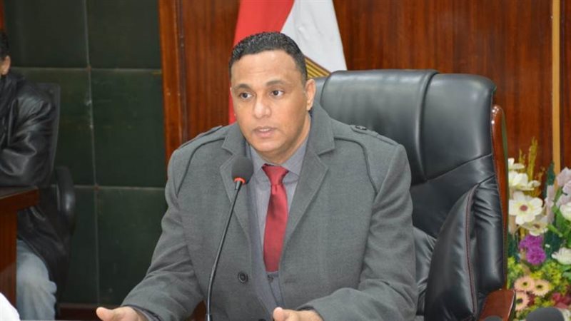 الدكتور أيمن مختار