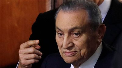 جنازة حسني مبارك .. فنانين ووزراء ورموز السياسة فى وداعه الأخير  