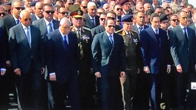 الرئيس السيسي يتقدم الجنازة العسكرية للرئيس الأسبق محمد حسني مبارك