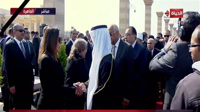 وفود عربية ورسمية تقدم واجب العزاء لأسرة مبارك.. (فيديو)