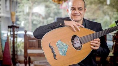 ملحن عالمي بدأ حياته عازفًا بفرقة 