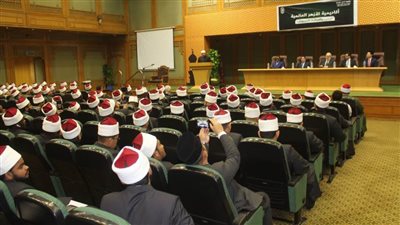 أكاديمية الأزهر تكرم الأئمة وأعضاء لجان الفتوى المصريين والوافدين