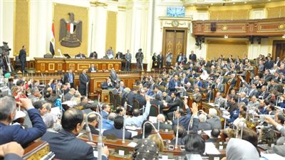 مجلس النواب ينكس أعلامه حدادا على وفاة الرئيس الأسبق حسني مبارك